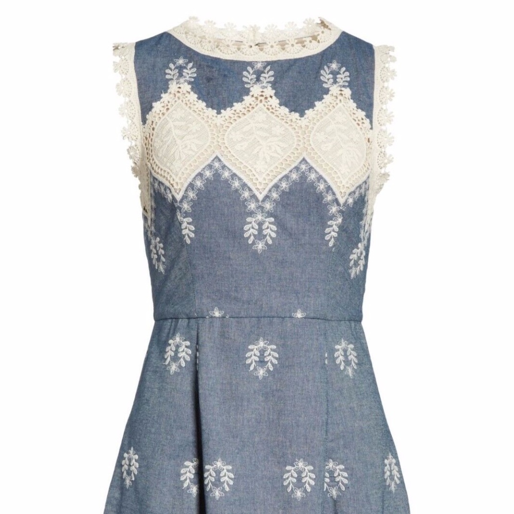 NWT $440 Alice + Olivia Lindsey Embroidered Dress in size 6! - Picture 4 of 12